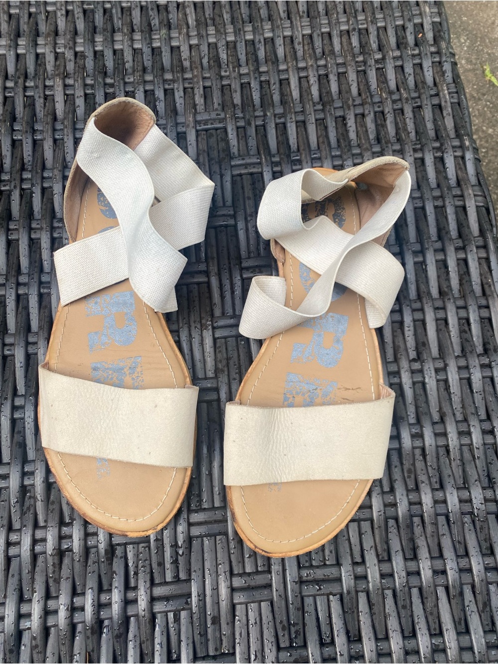 Sorel sandals sz 8.5
